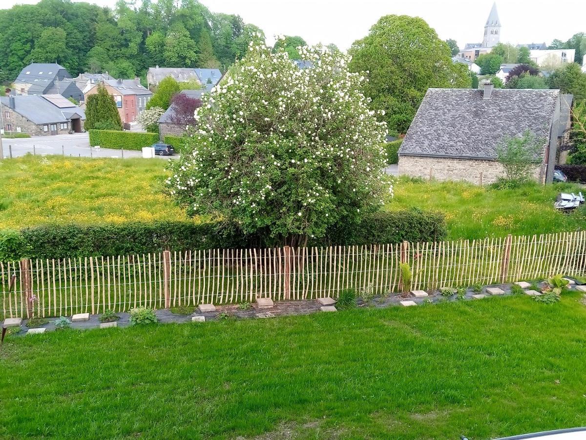 O Mont Des Rnauds Hotel Bertrix Buitenkant foto